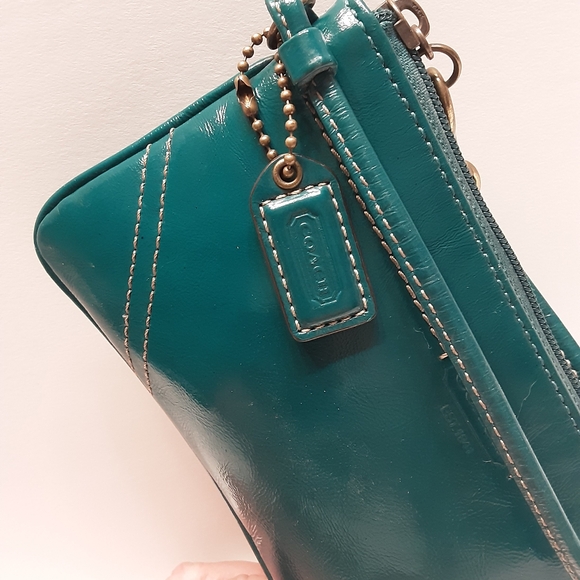 Coach oversized, leather side zipper wristlet in brilliant turquoise - Picture 3 of 6